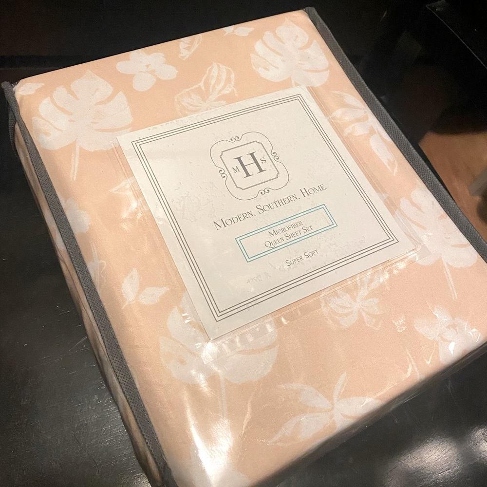 Queen bed sheets set - light pink peach